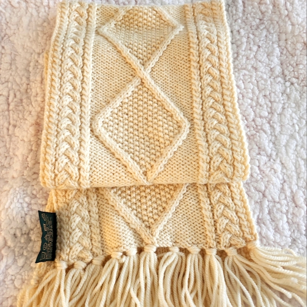 Carriag Donn 100% cream colored wool scarf from Ireland.